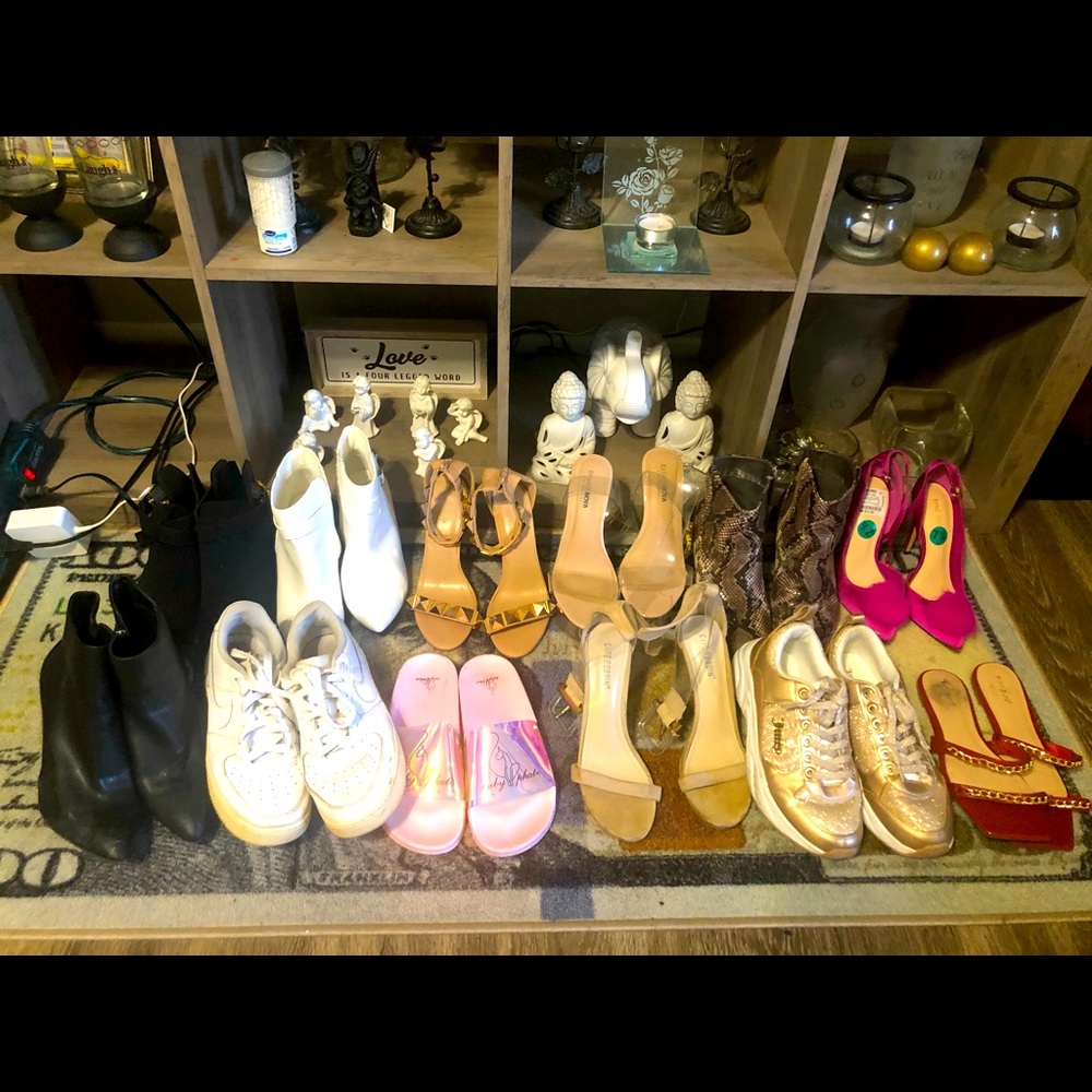 Assorted shoes